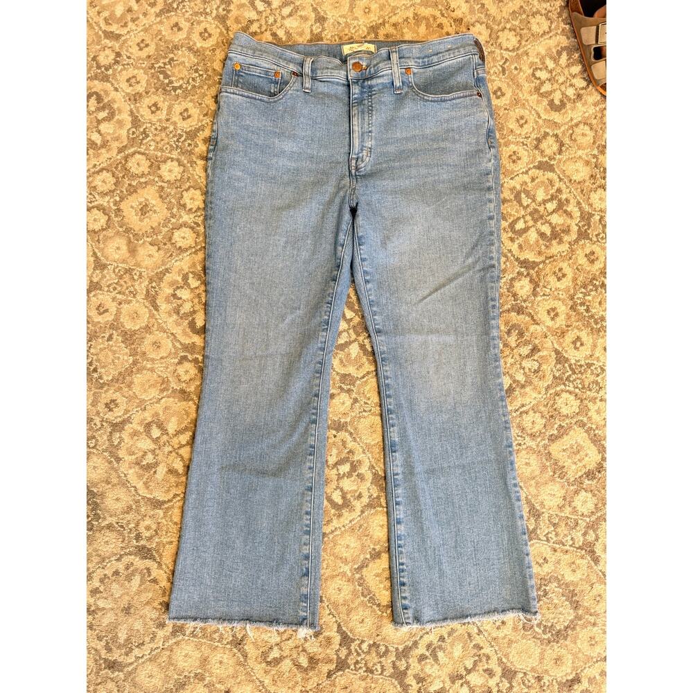 Madewell Mid-Rise Kick Out Jeans Womens Size 30 Raw Hem Light Wash Denim